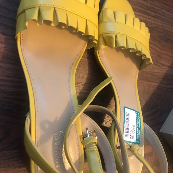 Sandals - Picture 2 of 7